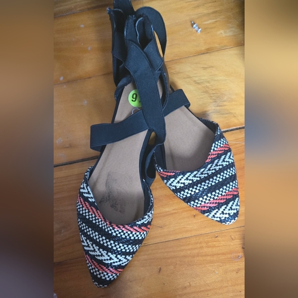 Women's Black and Red Striped Flats Sugar Size 9.5 - Picture 1 of 7